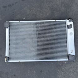 3 Row Aluminum Radiator 1973-1986 Chevy GMC C/K C10 K10 Blazer Suburban