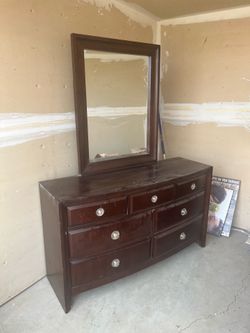 Nice dresser with mirror