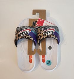 Nike Women’s Victori One Printed Slide Size 6