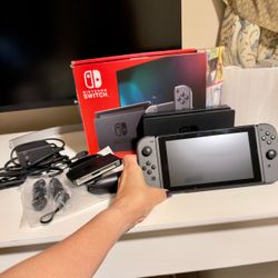 NINTENDO SWITCH - Mint condition