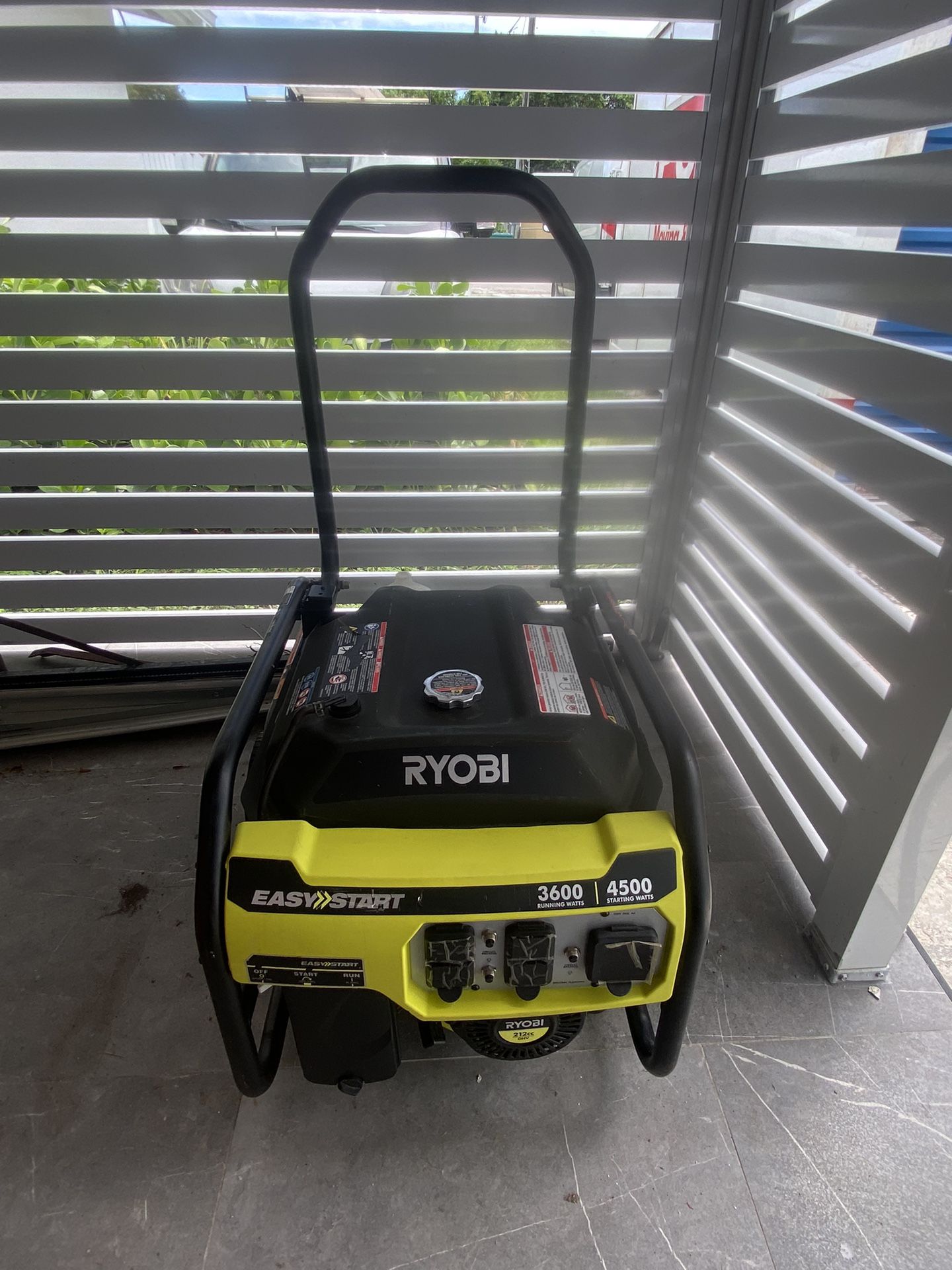 Practically New (Used once)Ryobi 3600 watt generator $425/ Delivery available