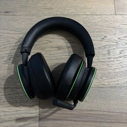 Xbox Wireless Bluetooth Headset Black Bundle 