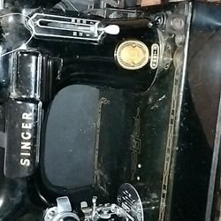 Singer Sewing Machine Antique 