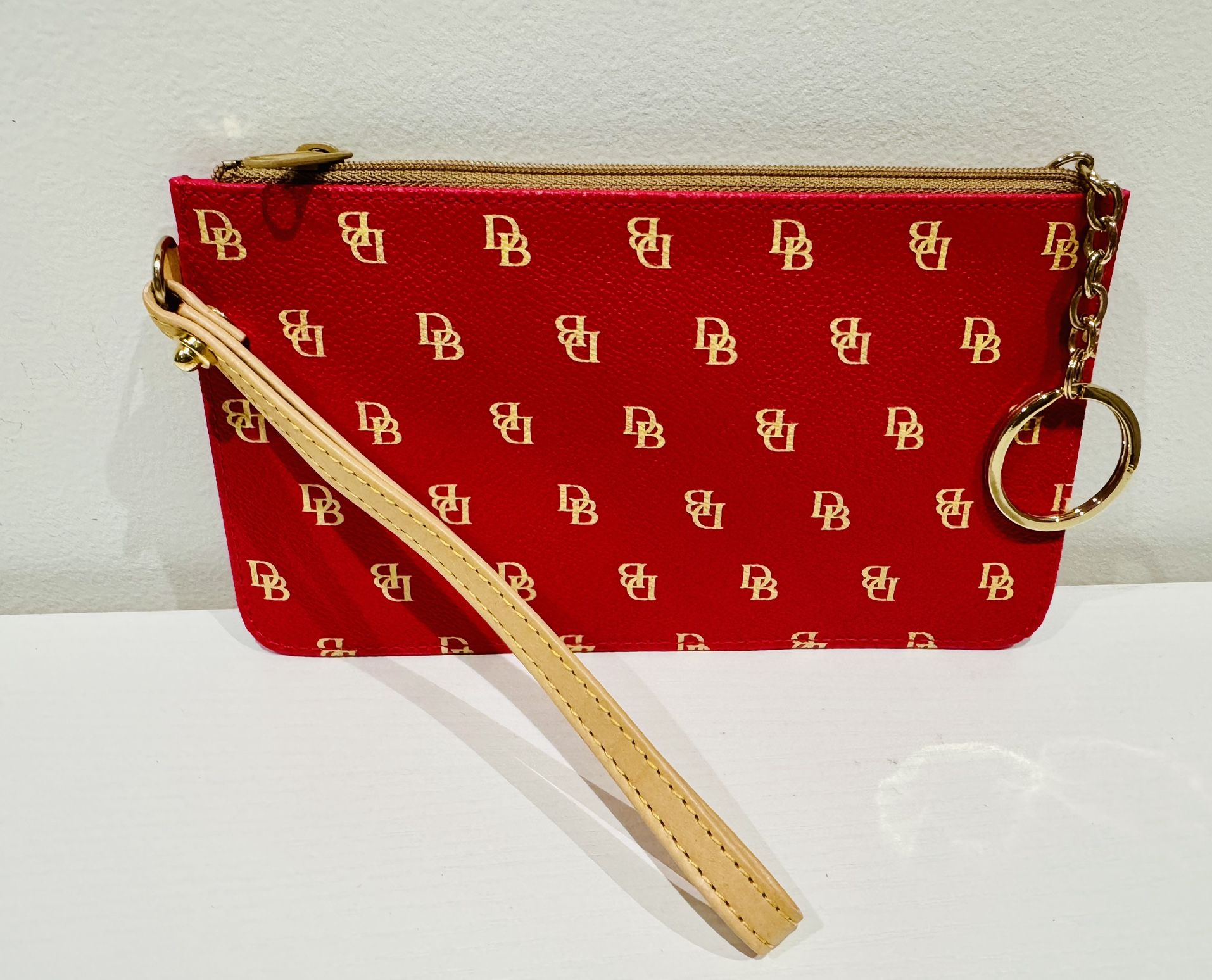 Dooney bourke *NEW Leather Wristlet Slim