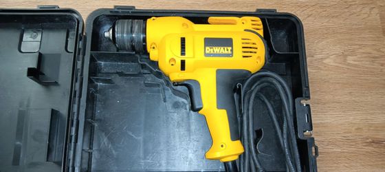 DeWalt DWD115K 8amp 3/8 Inch Variable Speed Reversing Drill