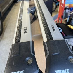 Thule AeroBlade Edge Silver Raised Rail Medium