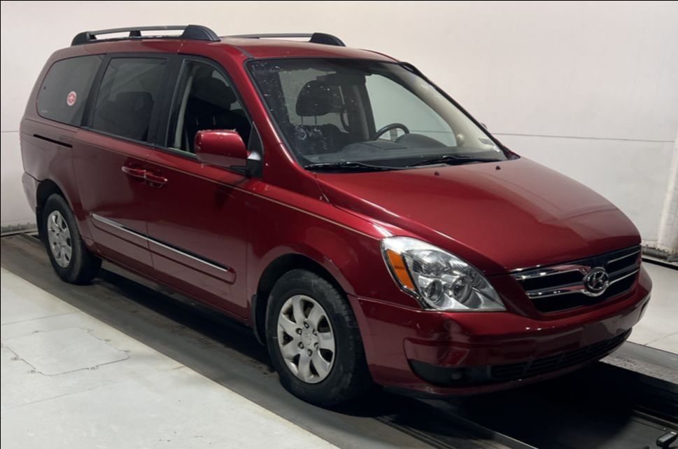 2008 Hyundai Entourage
