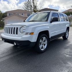 2016 Jeep Patriot Latitude - 121k Miles - Clean Title