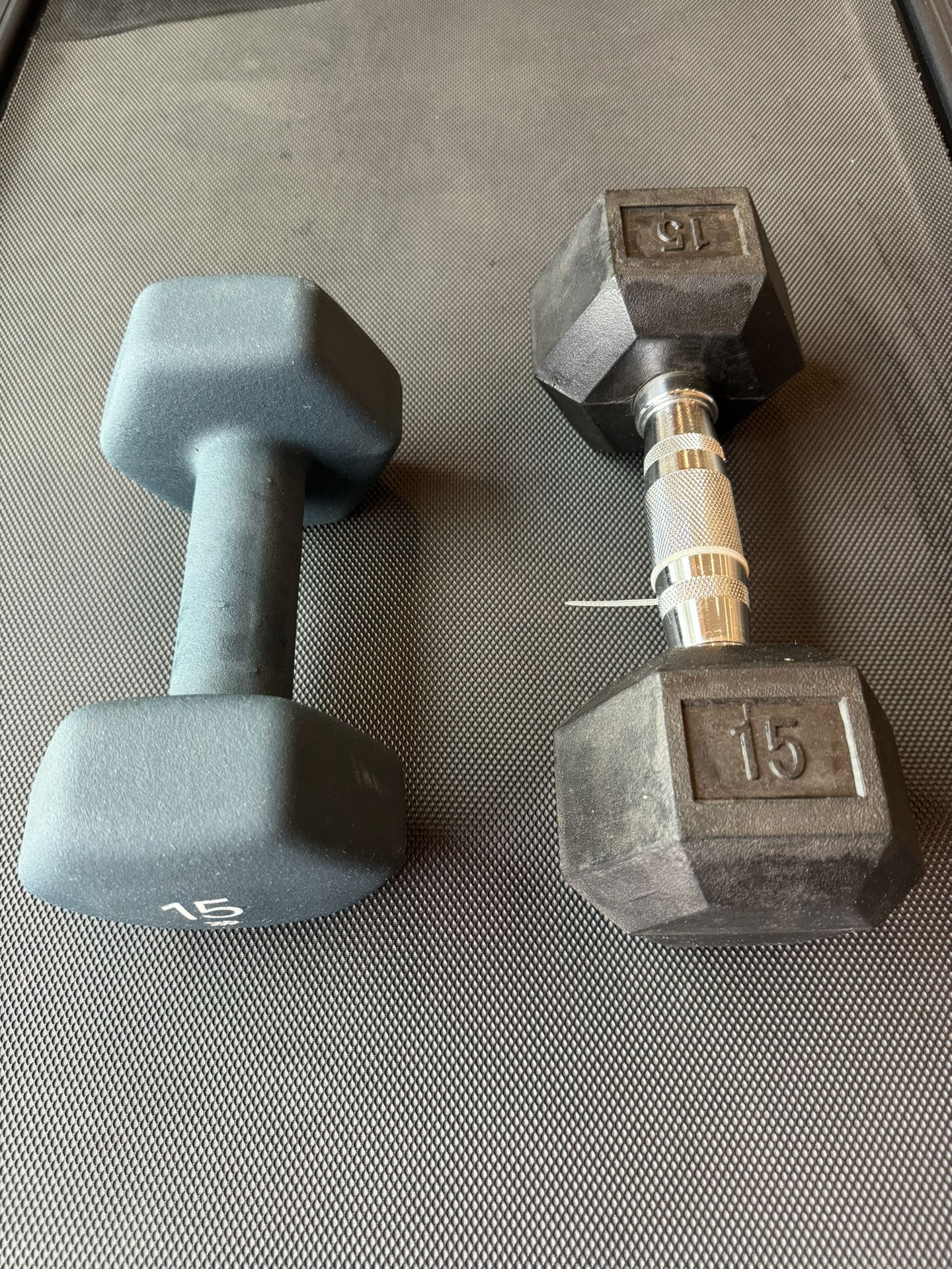 ► 2x 15lb Dumbbells 15lbs Cast Iron Neoprene Coat Dumbbell Set pair
