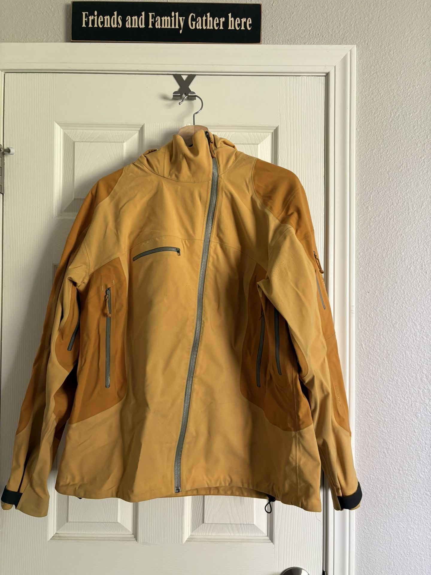 Women’s Arc’teryx Shell XL