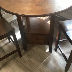 Pub Hightop Table & 2 Chair Set