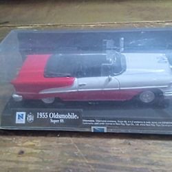 NIB Collectible Toy Model 1955 Oldsmobile Super 88 Convertible 