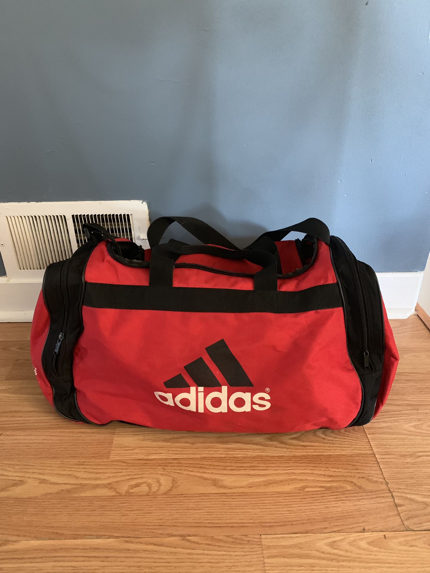 Adidas Duffle Gym Bag carry-on Suitcase