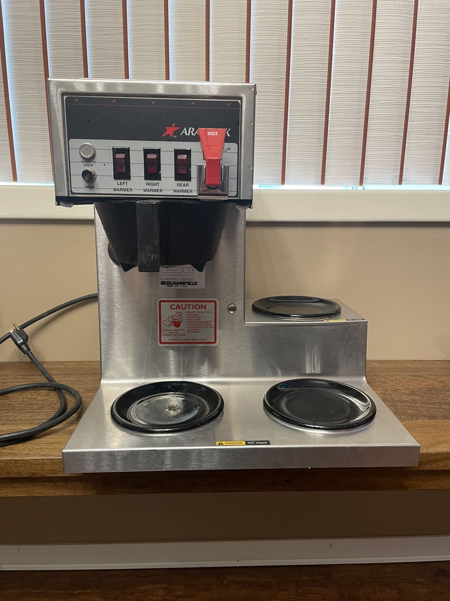 Bloomfield/ Aramark Model 8572 3 Burner Commercial coffee maker