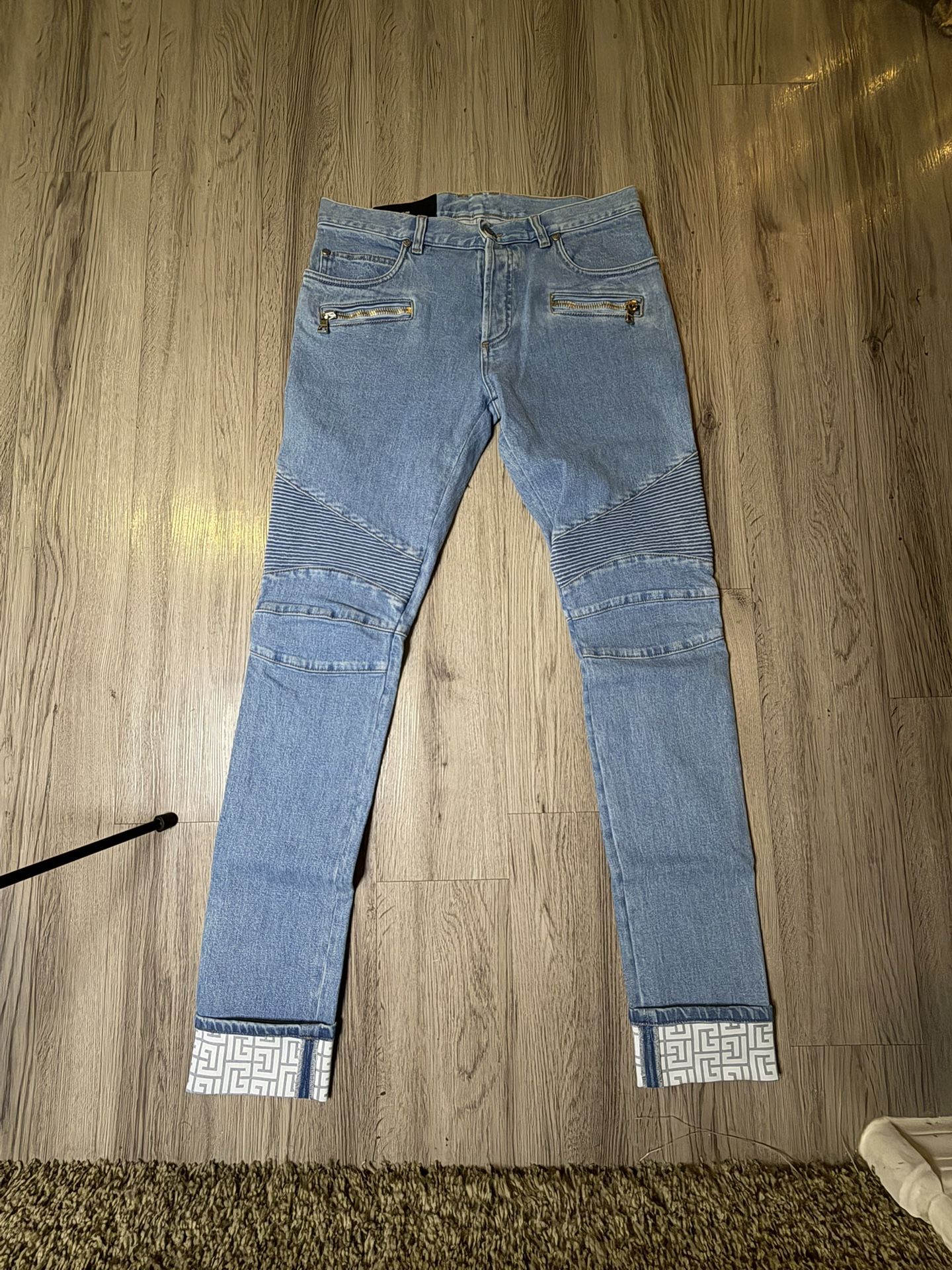 Men’s Balmain Biker Jeans – Light Wash – Size 31