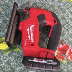 Milwaukee
M18 FUEL 18V Lithium-Ion Brushless Cordless Jig Saw  with  (1)-high output cp 3.0ah  battery 