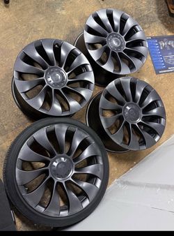 OEM Tesla Model Y Performance 21” Uberturbine Wheels (Staggered Set)$450