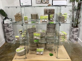 Glass Merchandise/Collectibles Diaplay Rack