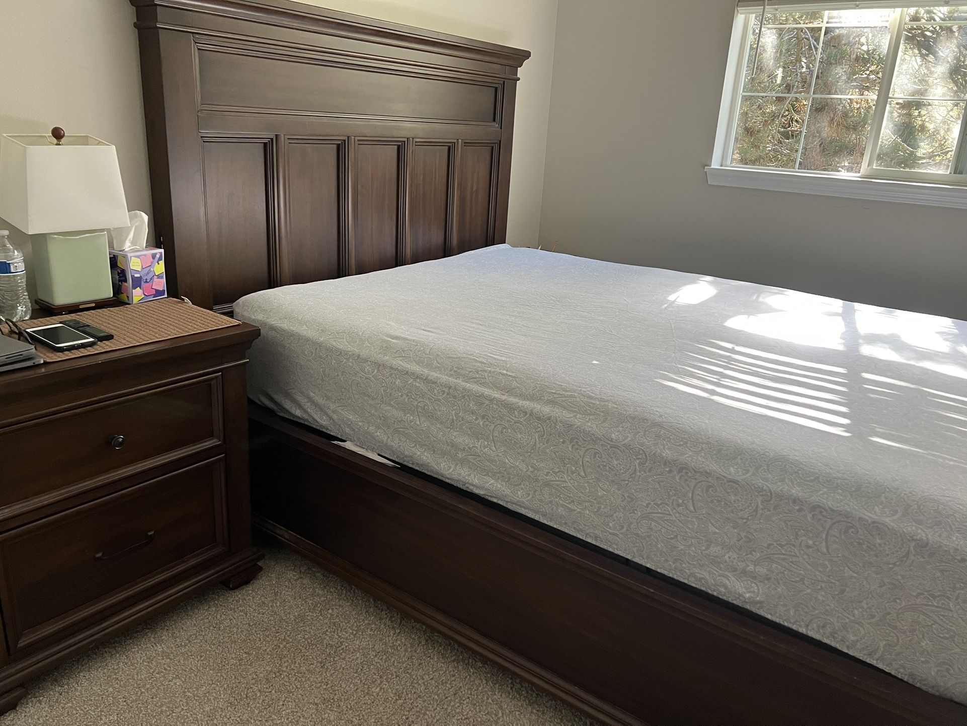 Queen Bed Set With Drawers And Night Stand