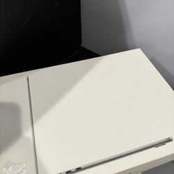 M3 Macbook Air 13 inch