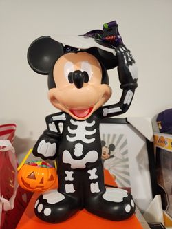 New Unused Mickey Hallowen Popcorn Bucket Collectiable 