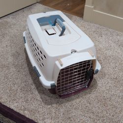 Petmate Small Dog Or Cat Carrier (Kennel Cab)