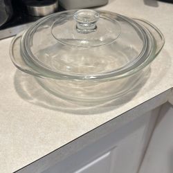 Pyrex 25 Bowl With Lid