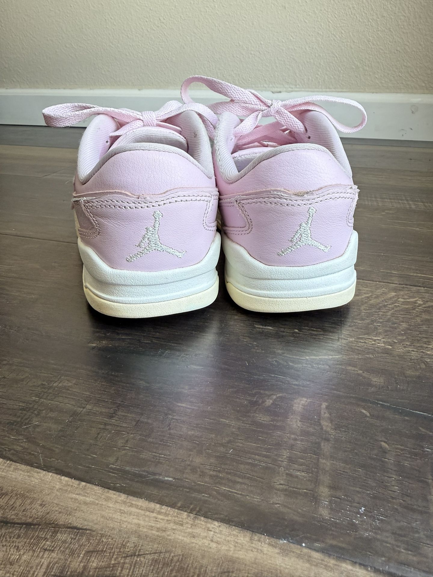 Kids Pink Nike Jordan Flight Courts Size