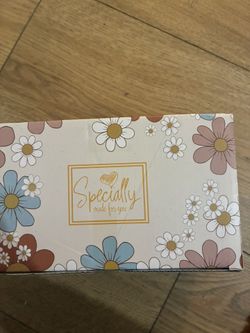 Specially Made For You” Gift Box Set (Assorted Items Inside)[FOR AN AUNTIE]