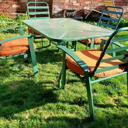 Green Metal Rectangular Patio Glass Top  Table 54"×38"  4 Chairs