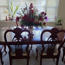 Mahogany Wood Dinning Table With Leaf And Chairs