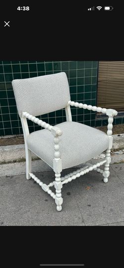 Vintage Chair Like New!  Shabby Chic 
