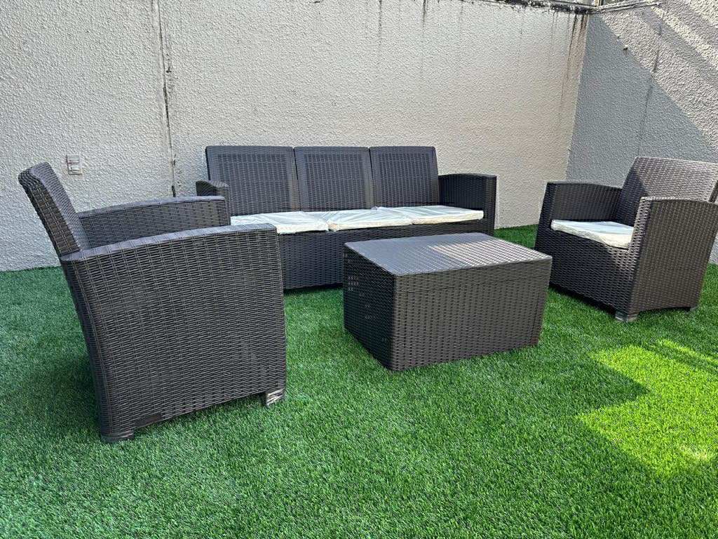 Outdoor Brand New Furniture Seat and Table