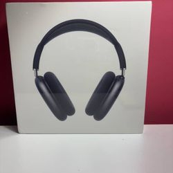 $300 (New) airpods max black color