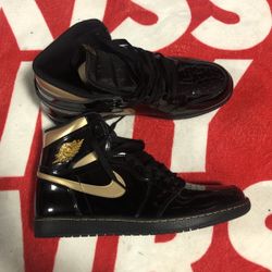 Air Jordan 1 Black and Gold Size 11