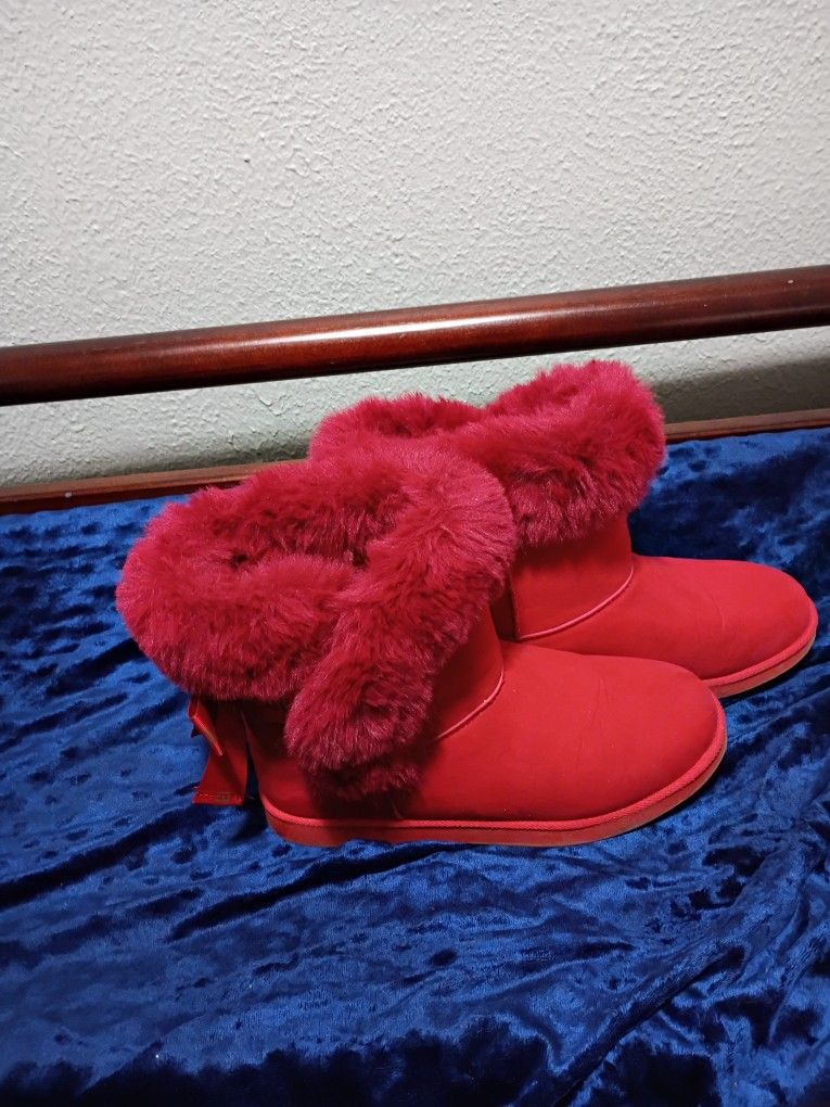 Size 7 Juicy couture Boots