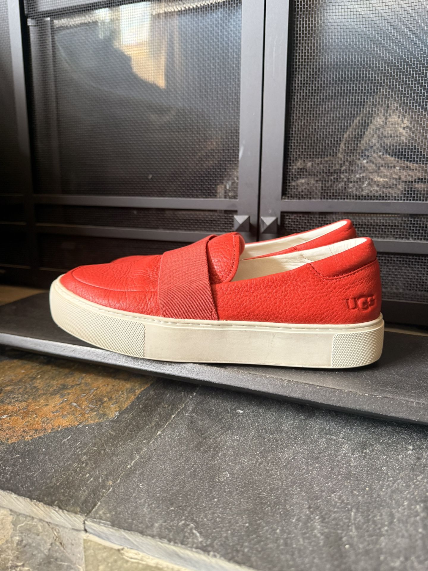 Ugg Sneaker Size 8.5