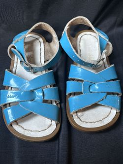 Kids Saltwater Sandles Size 9 