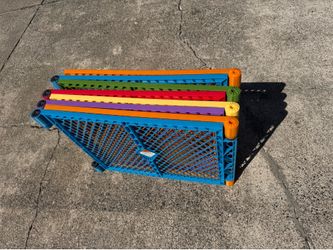 Modular Plastic Pet Playpen / Puppy Exercise Pen – 8 Panels – Excellent Condition