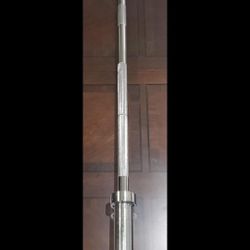 New Olympic 7ft 45 Pound Barbell. Includes Clips