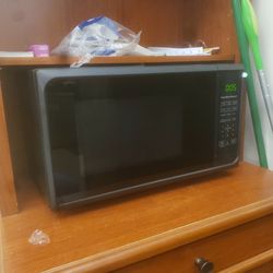 Microwave (2mo Old)