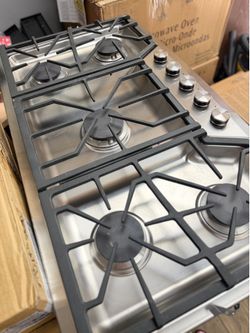 GE Monogram 36” built-in gas cooktop