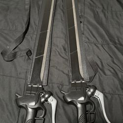 Dual Attack on Titan Metal Swords – Shingeki No Kyojin Replica Set