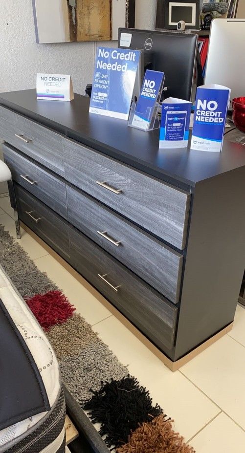 DRESSER BLACK AND GREY