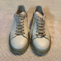 McQueen men’s