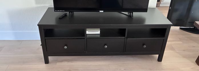Tv stand