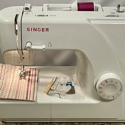 Very easy to use Singer Sewing Machine Model E99670. Excellent 