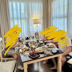 Dining Table And 3 Chairs 