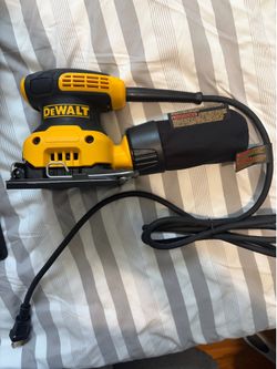 Dewalt DWE6411 1/4 sheet palm sander