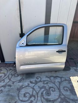 2010. Toyota Tacoma. Door. Parts